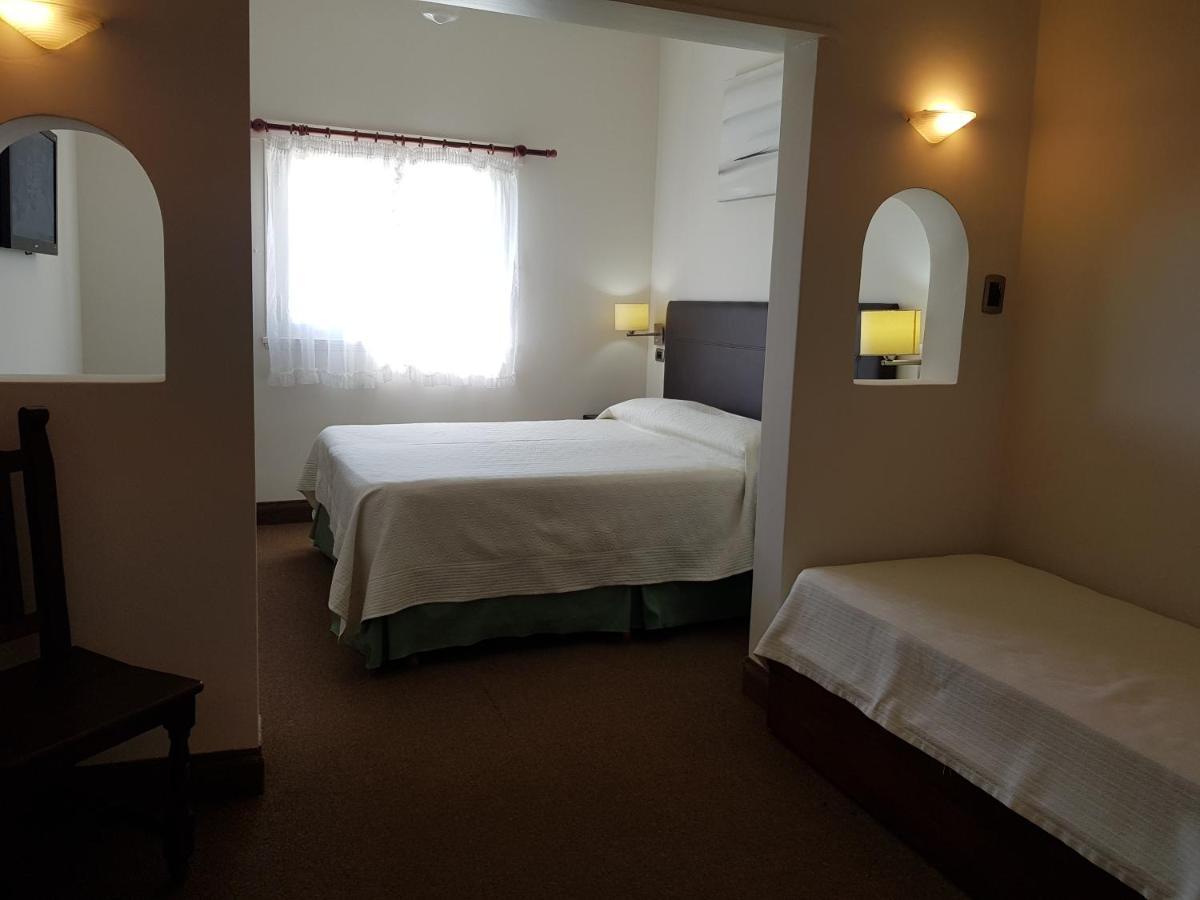 Hotel Tejas Rojas Villa Gesell Esterno foto
