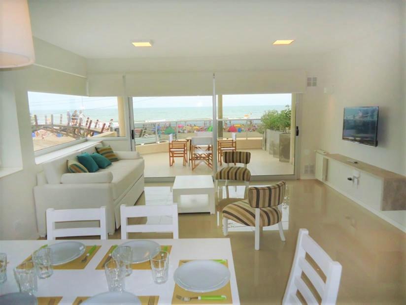 Hotel Tejas Rojas Villa Gesell Esterno foto