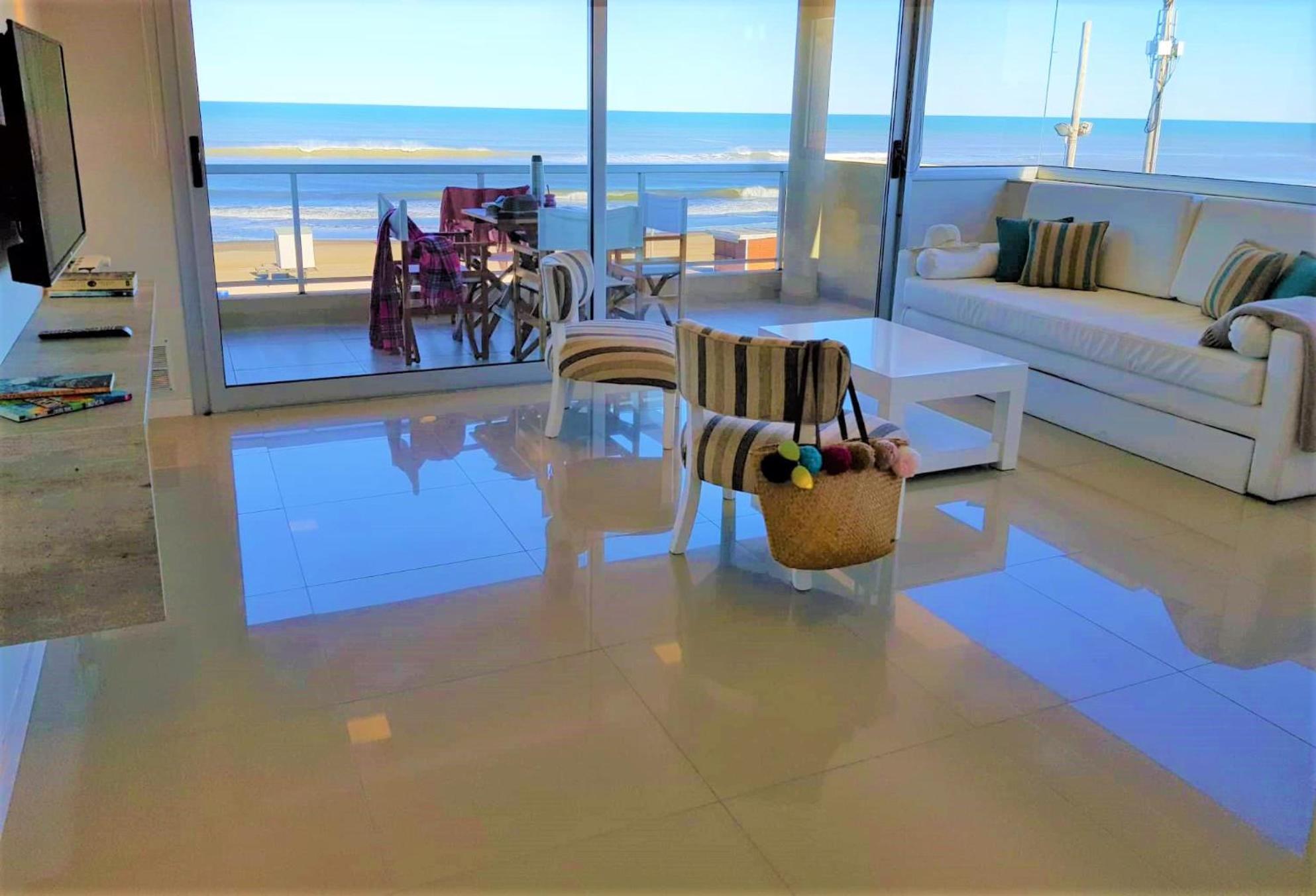 Hotel Tejas Rojas Villa Gesell Esterno foto