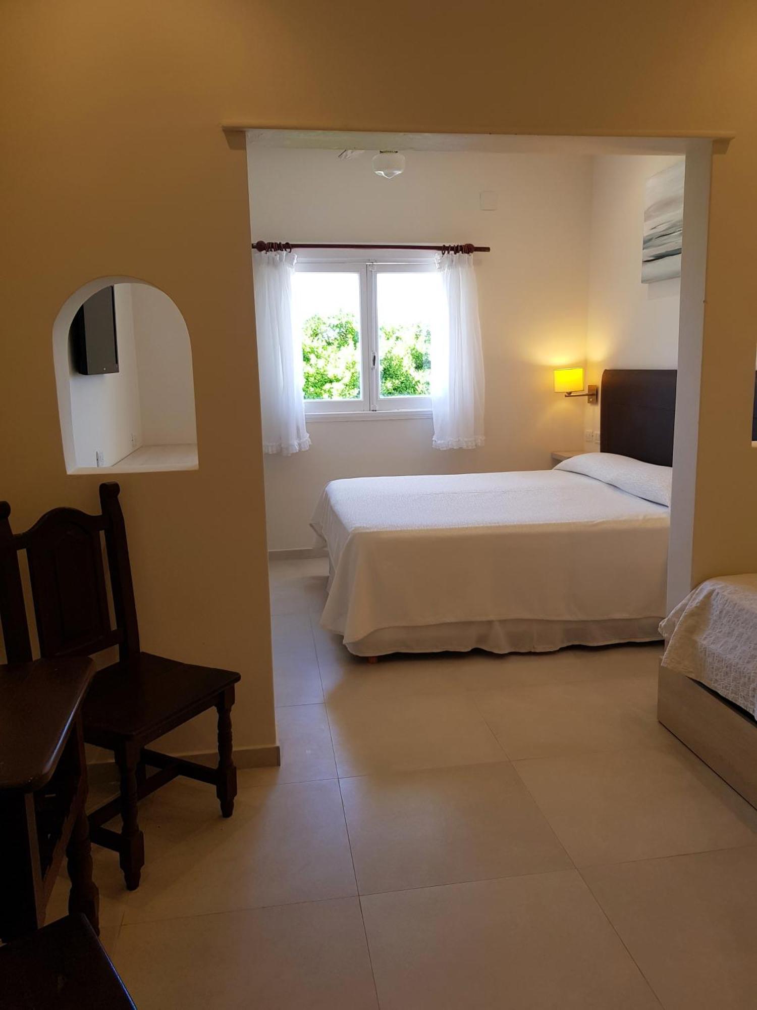 Hotel Tejas Rojas Villa Gesell Esterno foto