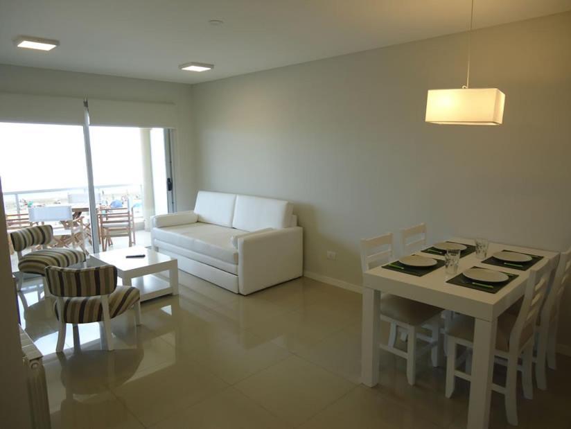 Hotel Tejas Rojas Villa Gesell Esterno foto