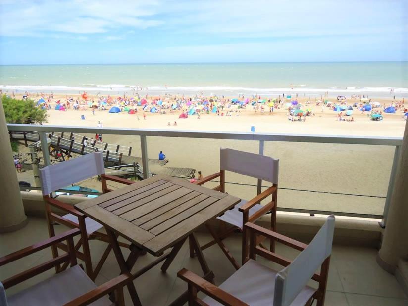 Hotel Tejas Rojas Villa Gesell Esterno foto