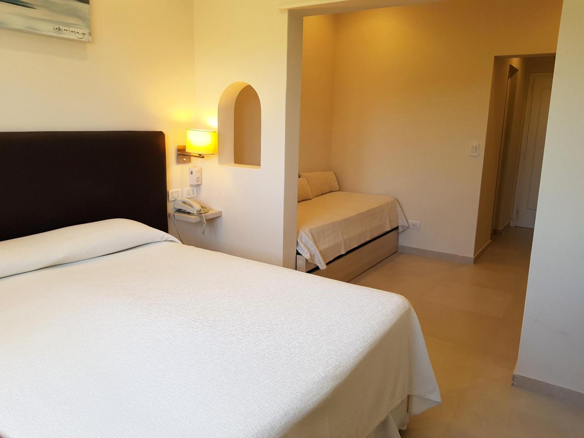 Hotel Tejas Rojas Villa Gesell Esterno foto