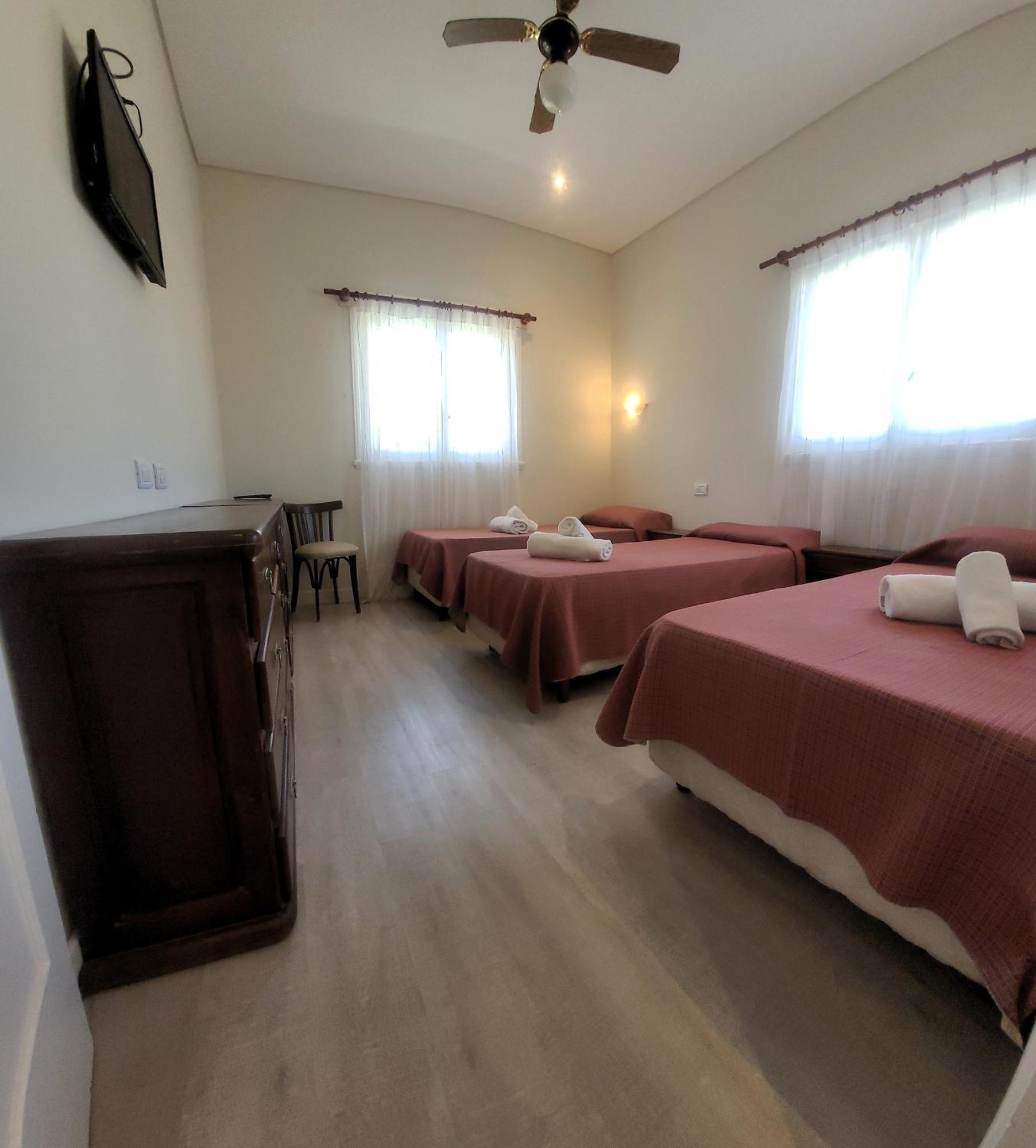 Hotel Tejas Rojas Villa Gesell Esterno foto